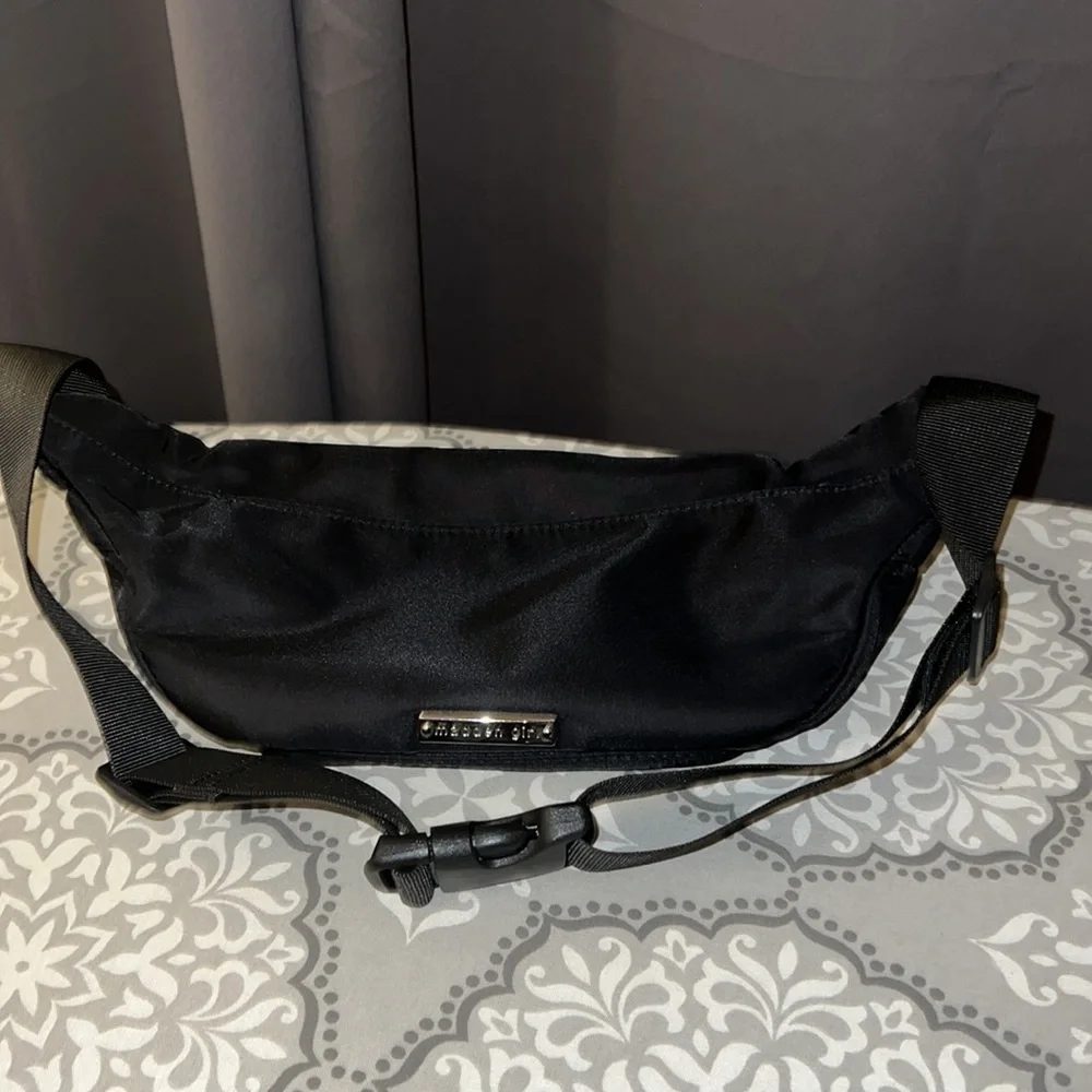 Madden Girl fanny pack - Picture 3 of 4